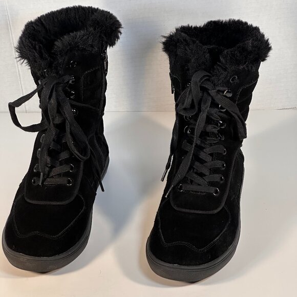 WOMEN'S SIZE 9 FURRY BOOTS - Picture 1 of 16